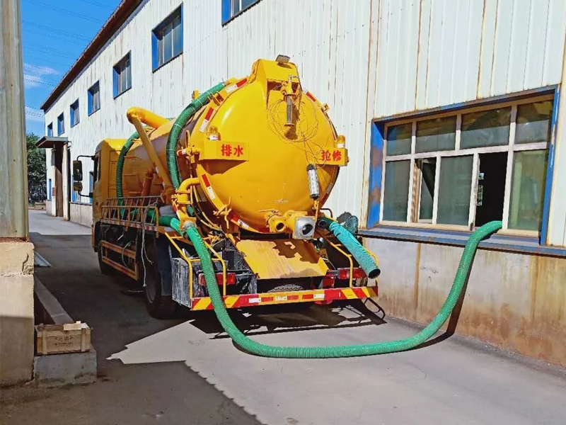 仙霞路厂区化粪池清理